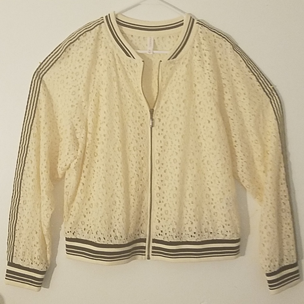 Xhileration Cream Color Lace Jacket